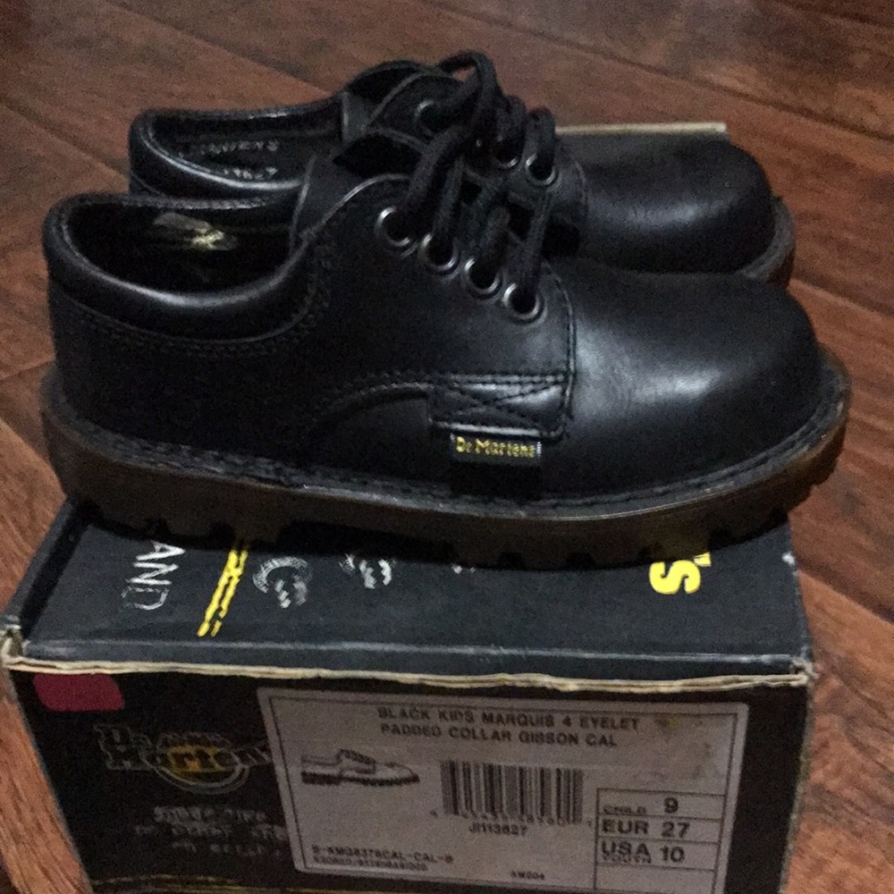 FIRM PRICE Black Kids Marquis 4 Eyelet Padded Collar Gibson. FINAL PRICE